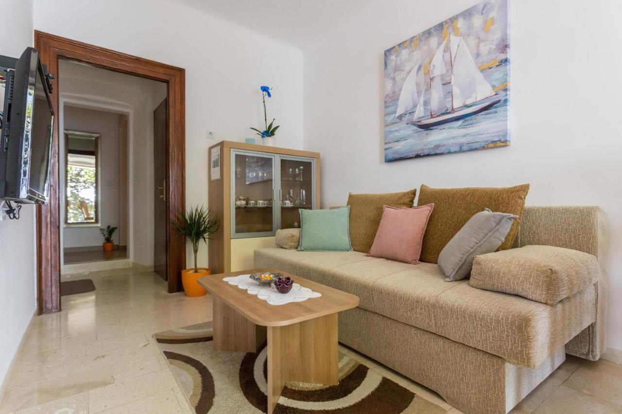 Apartment Perovic *